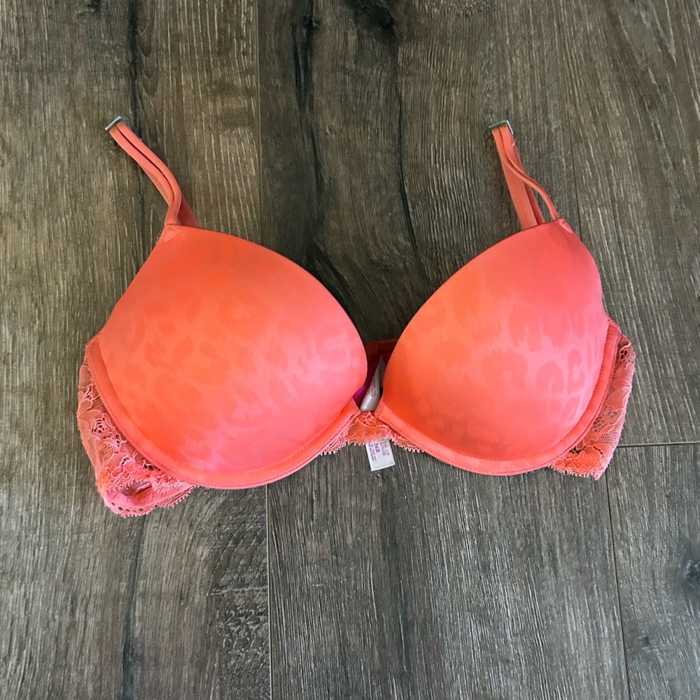 PINK Victoria's Secret Coral Lace Bra